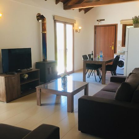 Love Holiday Suite 2 Tris Elies المظهر الخارجي الصورة